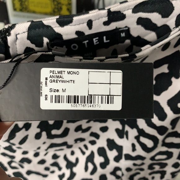 NWT Motel Skirt Size: M Animal Print - Picture 5 of 6